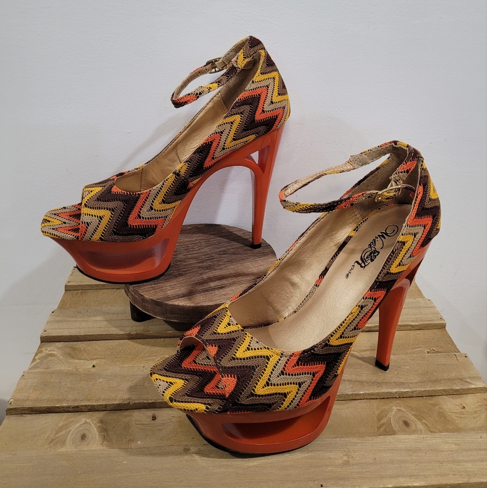Wild Rose Vibrant Zigzag Knit Style Peep Toe Platform Heels